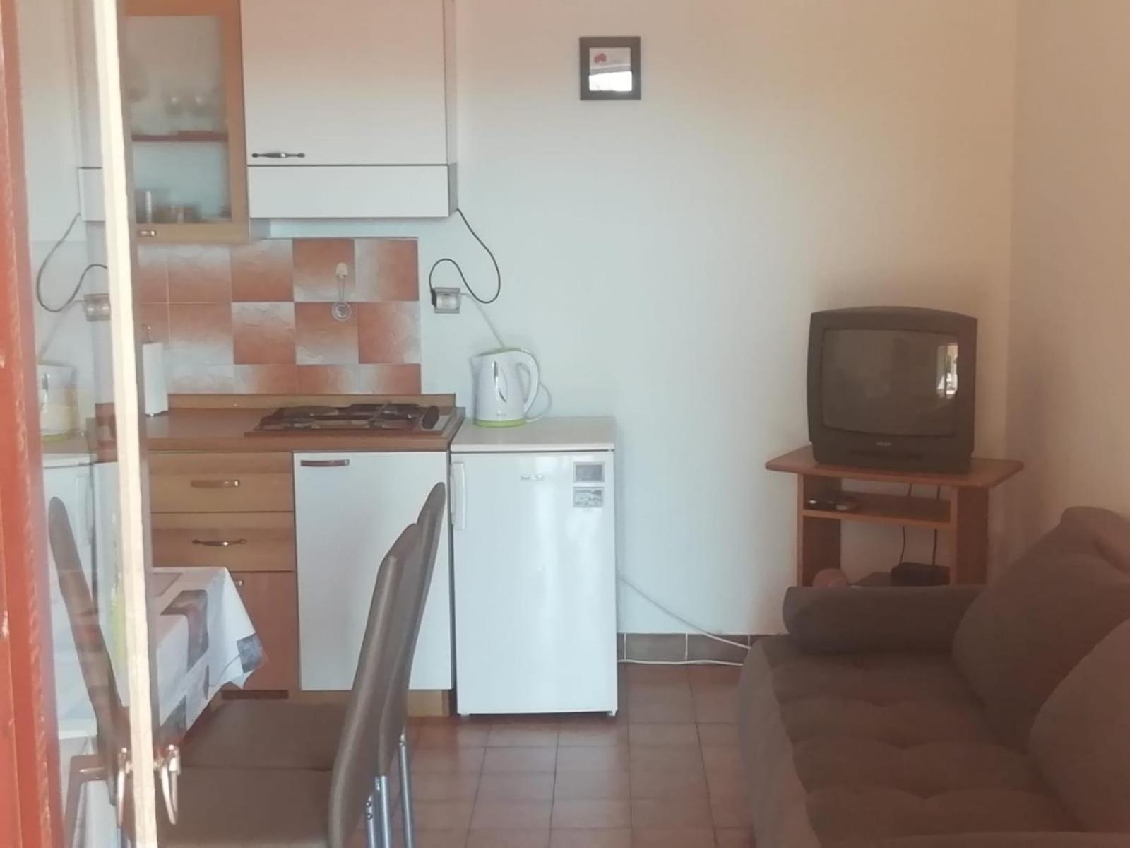Apartments By The Sea Mandre, Pag - 8655 Kolan Ruang foto