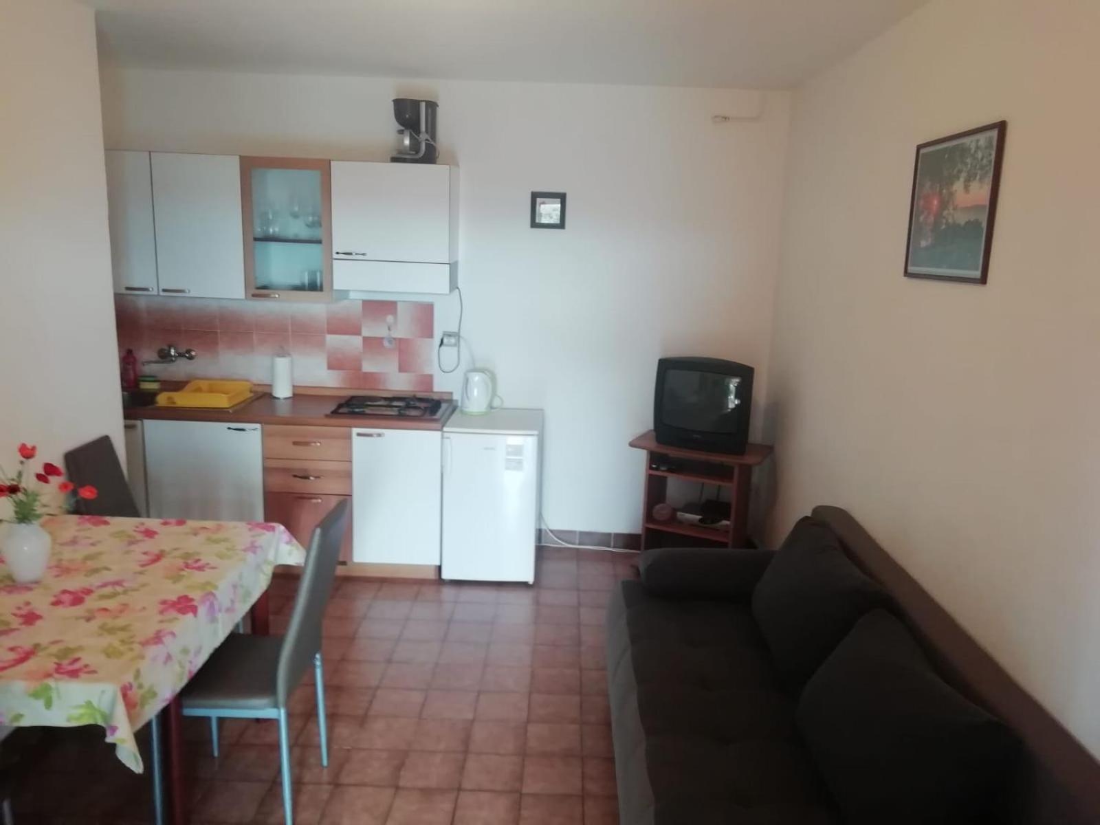 Apartments By The Sea Mandre, Pag - 8655 Kolan Ruang foto